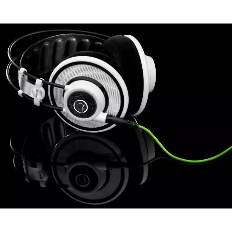 R*e様 AKG Q701 Amazon.co.jp: AKG Q701 オープン型ヘッドホン リファレンスクラス